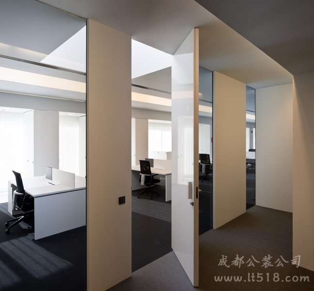 成都現(xiàn)代辦公室裝修風(fēng)格哪家工裝裝修公司好？